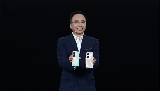 贵一块算我输!2499元成618手机地狱级战场